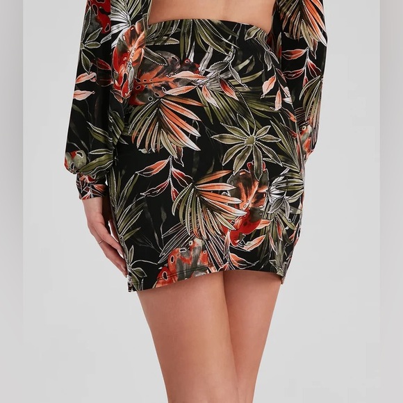 Windsor SET - NWT- Island Tides Tropical Tie-Front Top & Skirt- BEACH Vacation - Picture 6 of 6